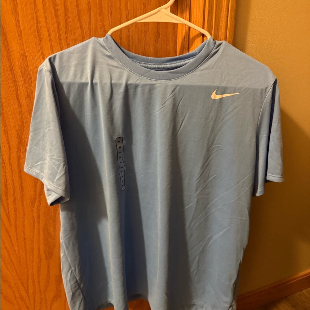 Nike Men's Light Blue Short Sleeve Tee